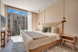 Coastal Chic Retreat - Elegant 1BR Steps minutes from the Sea