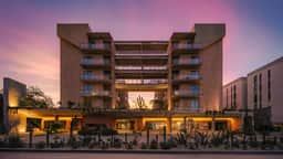Spacious 2BR Ground-Floor Stay in Las Arenas | Ideal for Families - Image 2