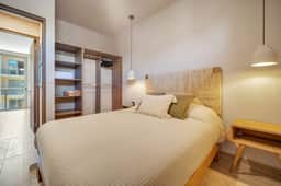 Stylish Condo with Pool, Fast Wi-Fi & Gated Security - Image 5