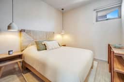 Stylish Condo with Pool, Fast Wi-Fi & Gated Security - Image 5