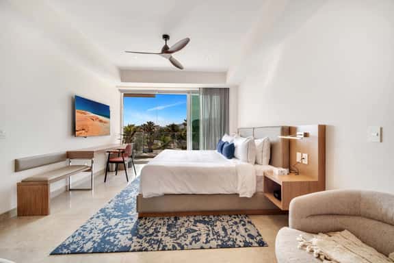 One Bedroom Ocean View with King - Image 1