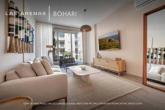 Modern Upper-Level Coastal Escape in Las Arenas | Family Friendly - Image 1