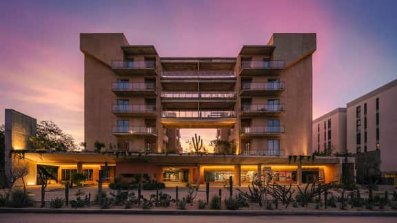 Spacious 2BR Ground-Floor Stay in Las Arenas | Ideal for Families - Image 2