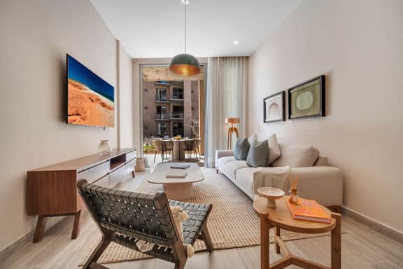 Spacious 2BR Ground-Floor Stay in Las Arenas | Ideal for Families - Image 5