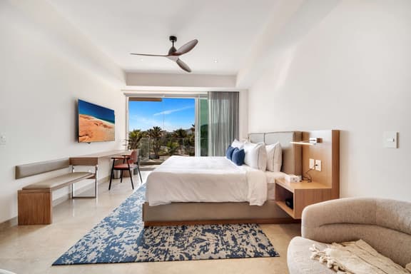 One Bedroom Ocean View with King - Image 1